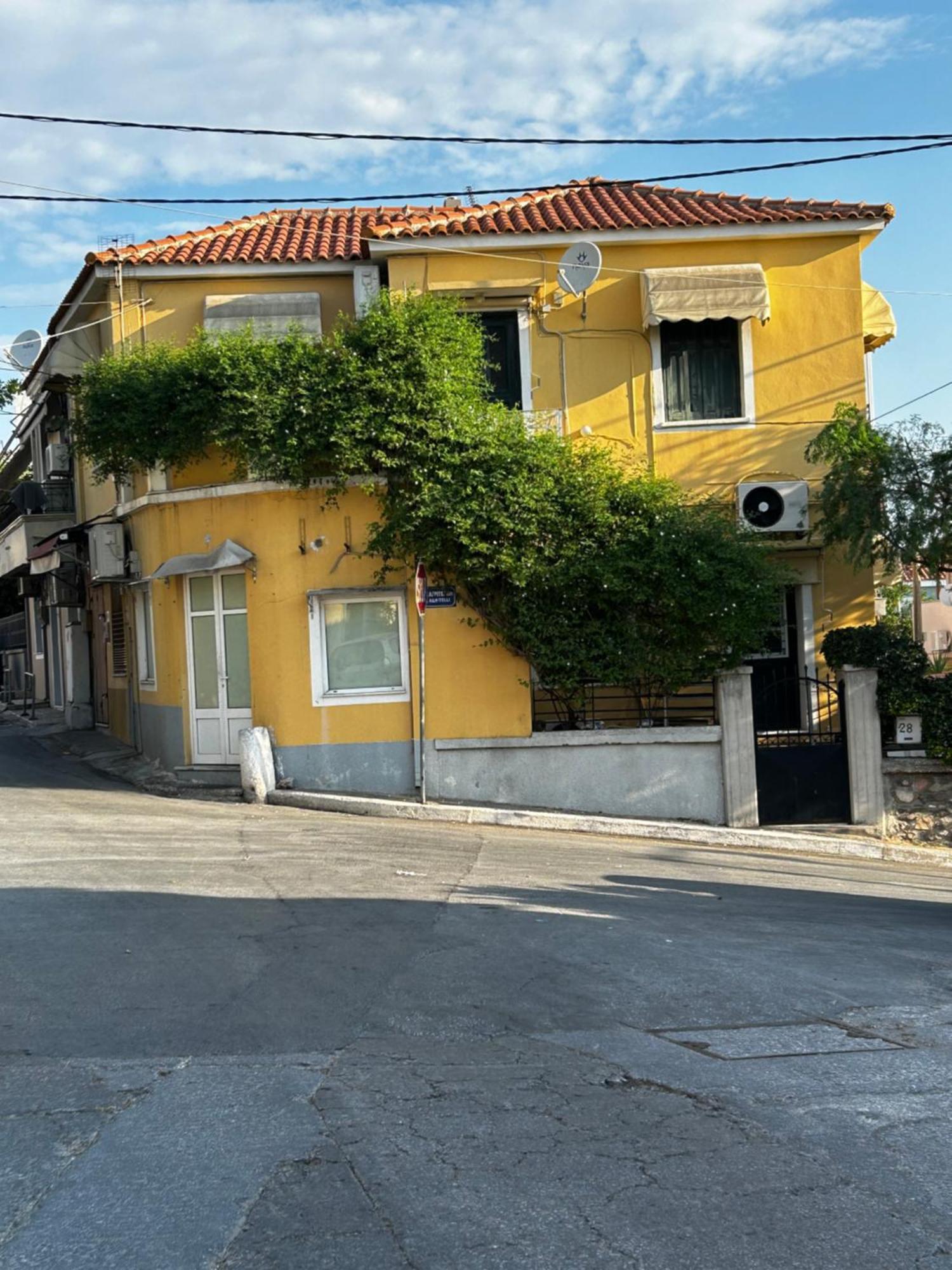Studio In Old Town Of Mytilene Apartment Exterior photo